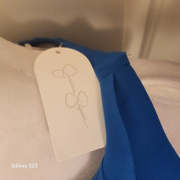 Jessica Simpson Pleated Dress. NWT. Size Medium - Picture 5 of 13